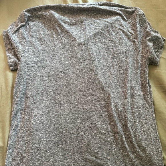 Banana Republic v neck tee - Picture 4 of 4